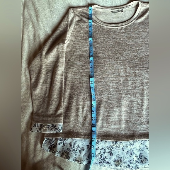 🌼 FRANSA Shirt Tail Lightweight Top - Picture 2 of 9